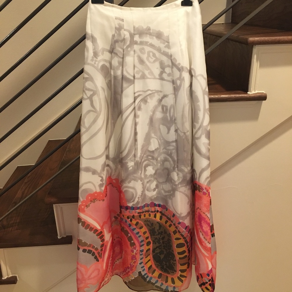 Maxi organza skirt